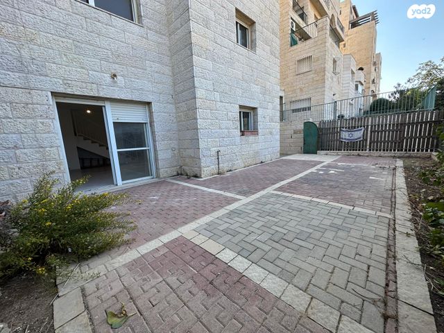 דירת גן, זית שמן 22, גבעת הזית, אפרת