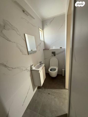 דופלקס, דרך הציונות, ראש העין