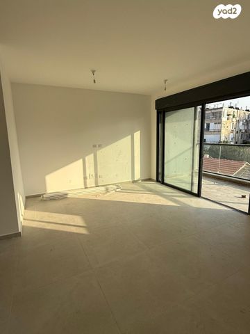 דירה, דניאל, בת ים