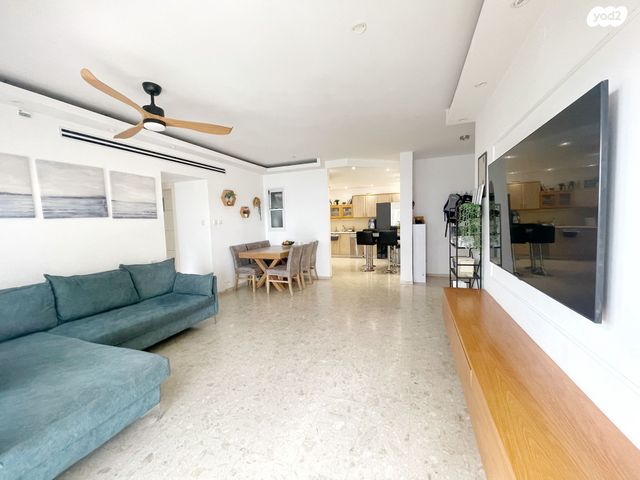 דירה, קלמן ביאלר, רחובות החדשה, רחובות