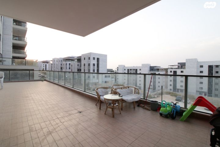 דירה, שמעון פרס, מורשת, מודיעין מכבים רעות