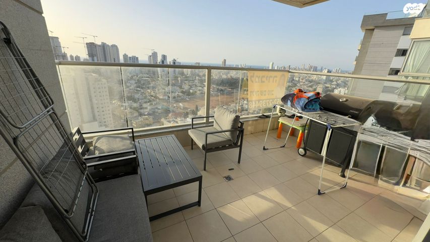 דירה, הקליר, רמת חן ובן ציון, נתניה