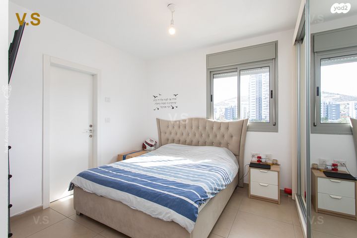 דירה, האגמית, החותרים, טירת כרמל