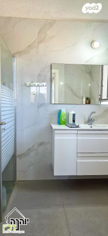 דו משפחתי, כפר תבור