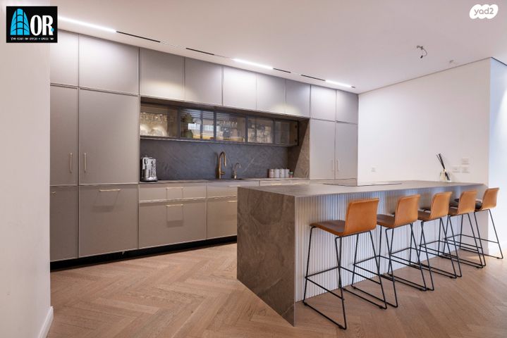 גג/ פנטהאוז, דליה רביקוביץ, נאות שמיר, יבנה