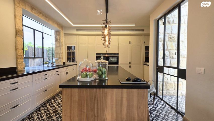 בית פרטי/ קוטג', סביון