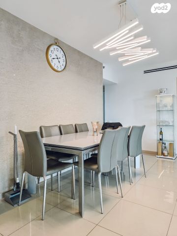 דירה, צבי תדמור, ח-501, חולון