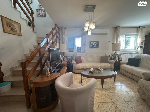 בית פרטי/ קוטג', מעלה עין צורים 4, דקל, אפרת