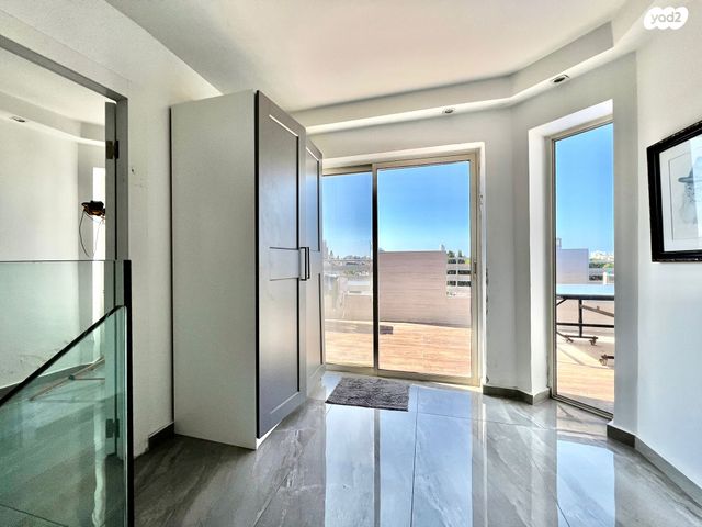 גג/ פנטהאוז, אליהו גולומב 8, צפון מזרח מרכז העיר, נתניה