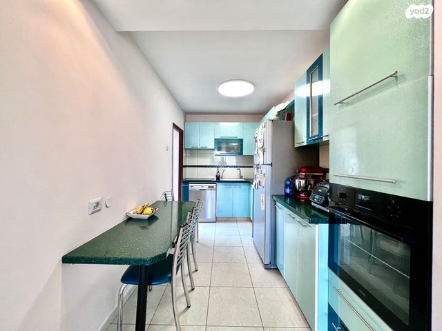 דירה, לוי אשכול 15, נאות שקד, נתניה