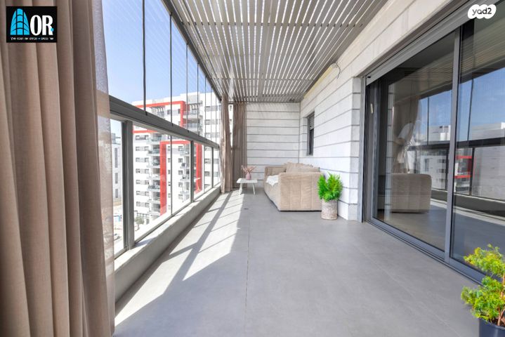 גג/ פנטהאוז, דליה רביקוביץ, נאות שמיר, יבנה