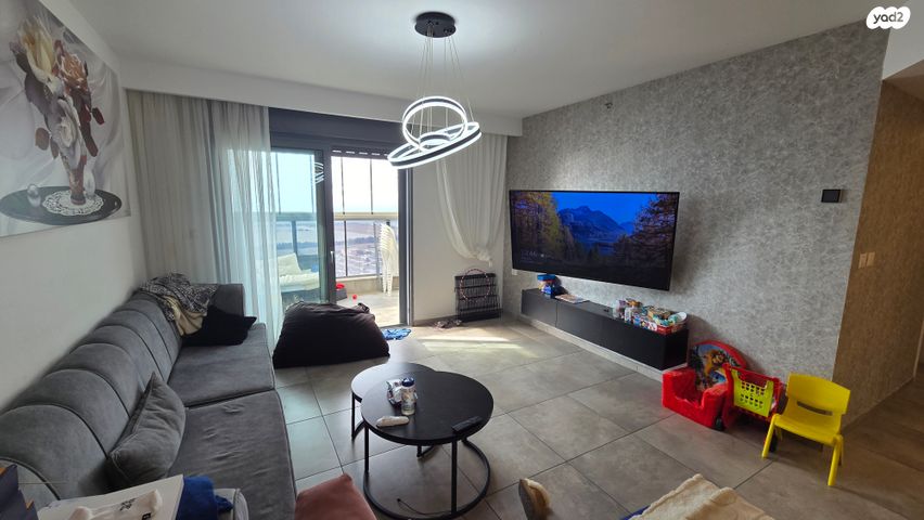 דירה, הגל, החותרים, טירת כרמל