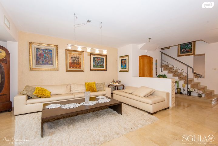 דו משפחתי, יהודה גור, הוד הכרמל, דניה, חיפה