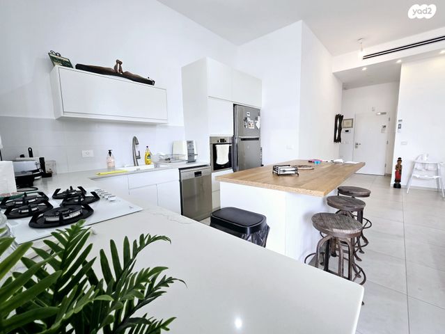 דירה, אילות השדה, אור ים, אור עקיבא