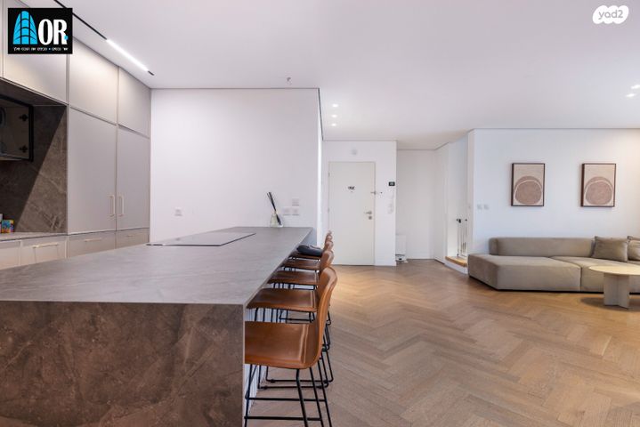 גג/ פנטהאוז, דליה רביקוביץ, נאות שמיר, יבנה