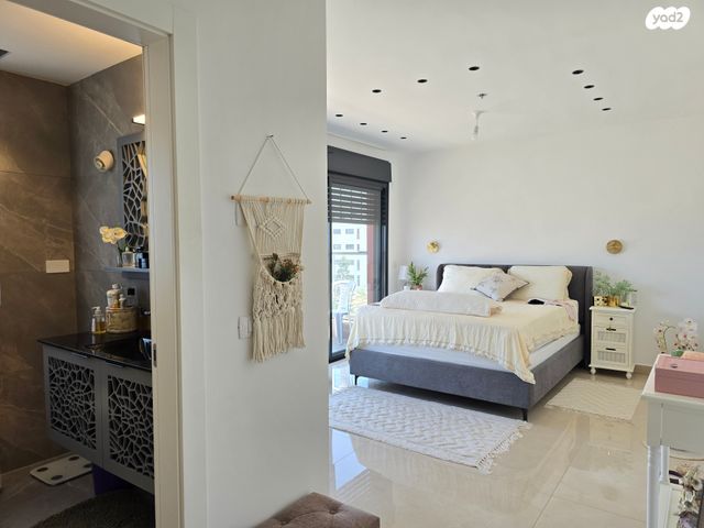 גג/ פנטהאוז, הדר 19, הרצליה הירוקה, נווה עובד, הרצליה