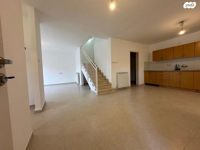 דירת גן, זית שמן 22, גבעת הזית, אפרת