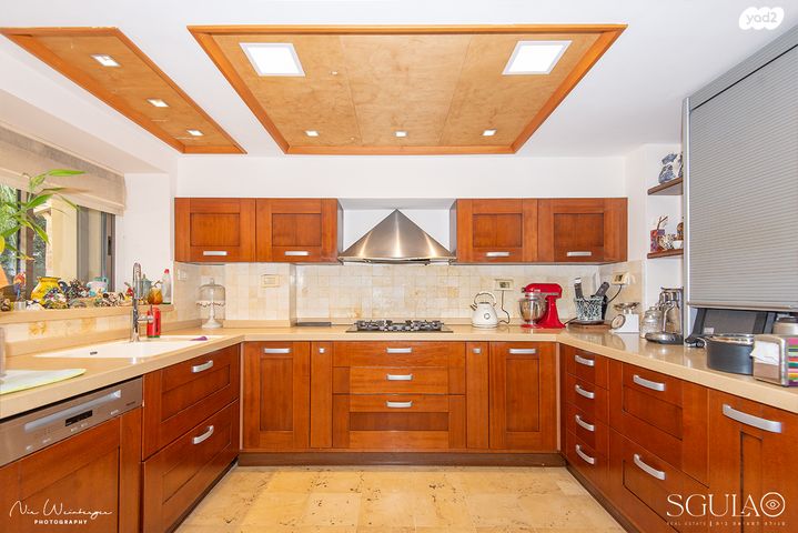 דו משפחתי, יהודה גור, הוד הכרמל, דניה, חיפה