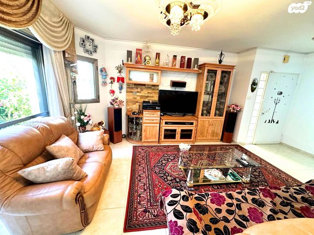 דירת גן, נורית 19, ורדיה, חיפה