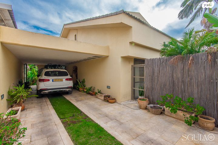 דו משפחתי, יהודה גור, הוד הכרמל, דניה, חיפה