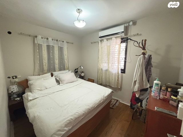 דו משפחתי, כפר סבא