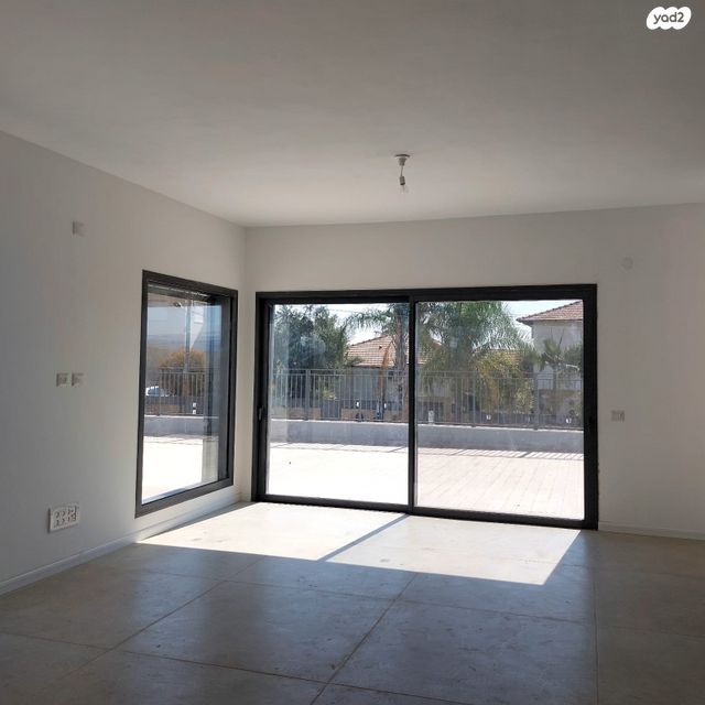 בית פרטי/ קוטג', בקוע