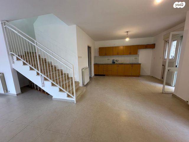 דירת גן, זית שמן 22, גבעת הזית, אפרת