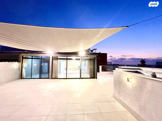 גג/ פנטהאוז, הדר 19, הרצליה הירוקה, נווה עובד, הרצליה