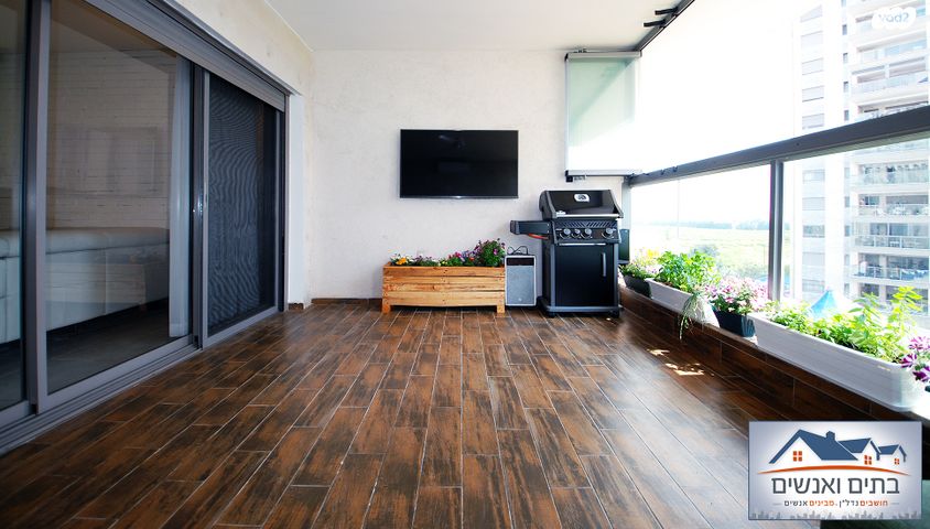 דירה, אהוד מנור, יפה נוף, כפר יונה