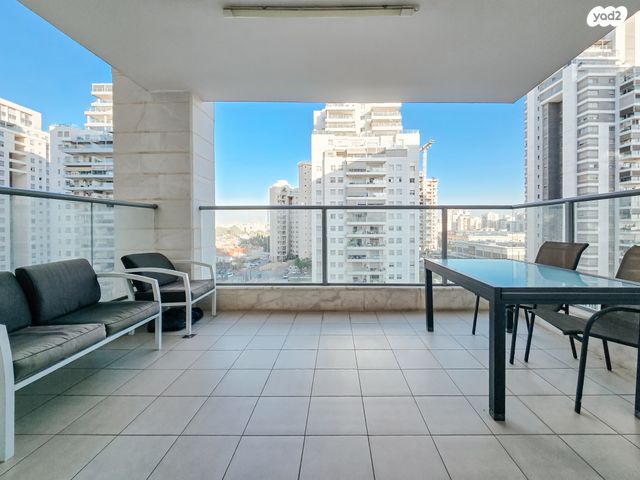 דירה, צבי תדמור, ח-501, חולון