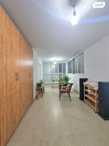 דירה, הרב דנגור, פרדס כץ, בני ברק