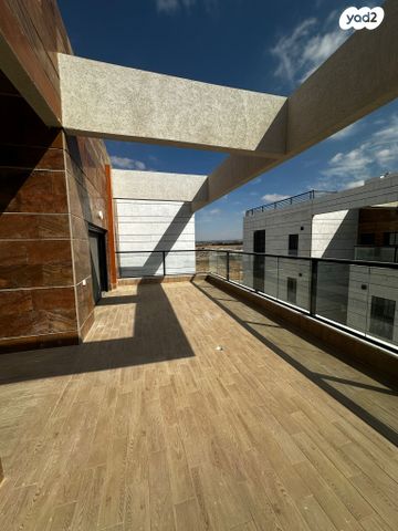 גג/ פנטהאוז, אופקים