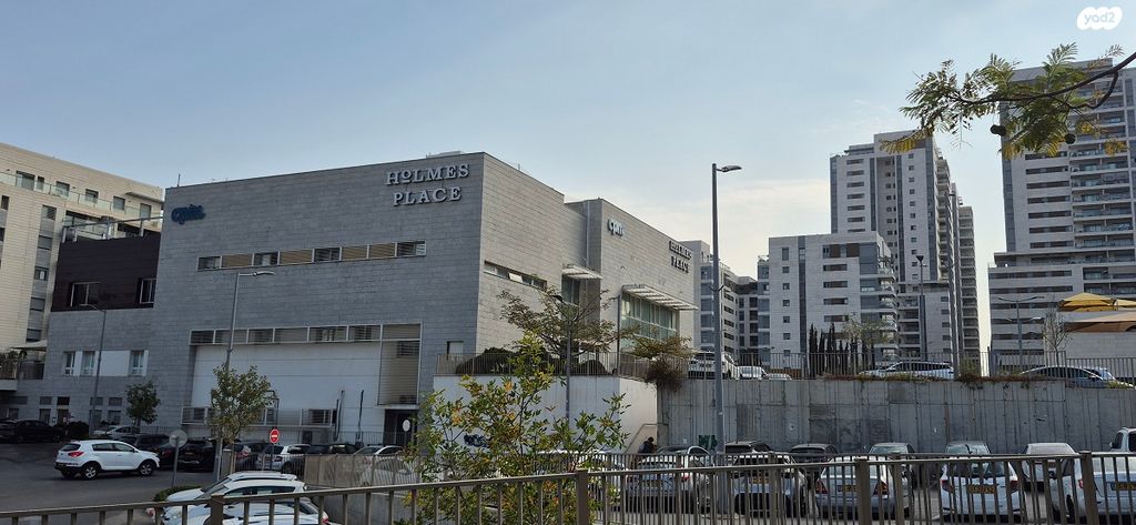 דירה, גולדה מאיר, ראש העין