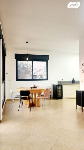 דו משפחתי, בית אריה / עופרים