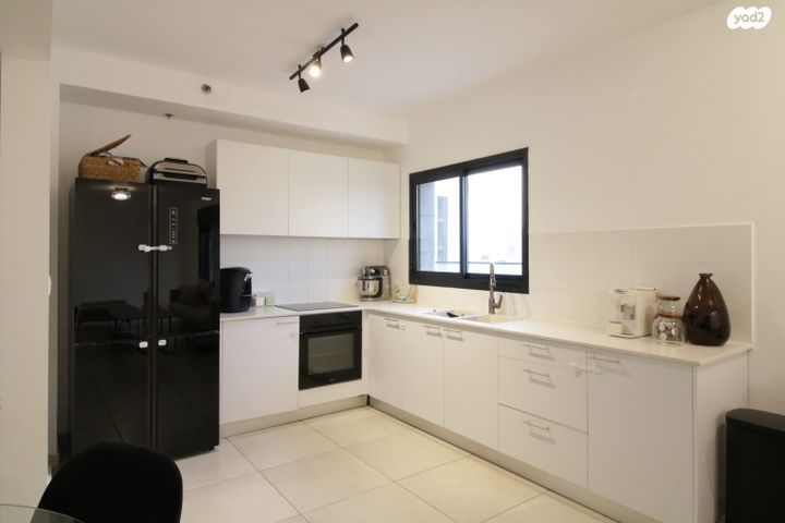 דירה, שמעון פרס, מורשת, מודיעין מכבים רעות