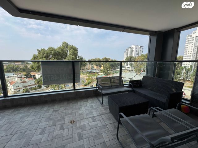 דירה, נעמי שמר, גלי ים, קרית ים