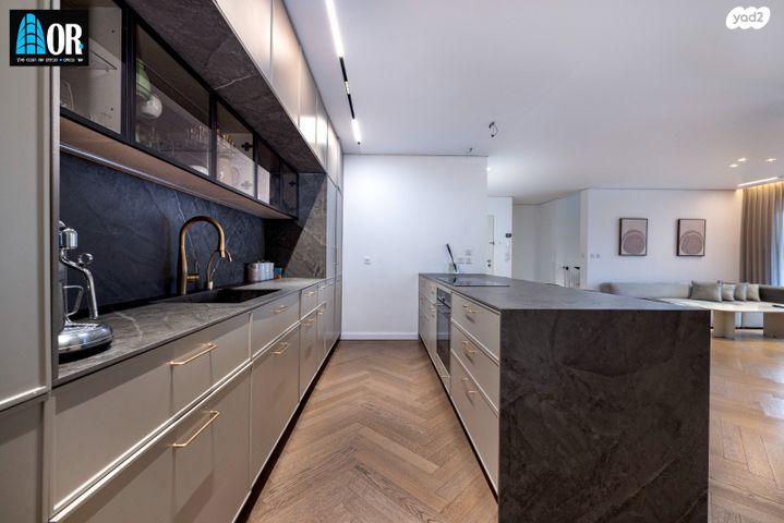 גג/ פנטהאוז, דליה רביקוביץ, נאות שמיר, יבנה