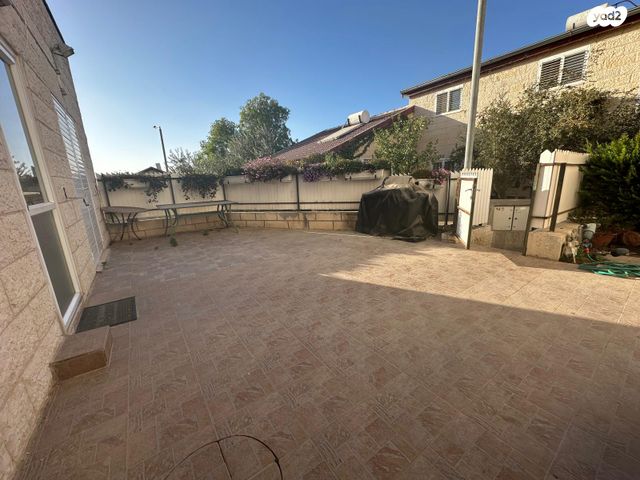 בית פרטי/ קוטג', מעלה עין צורים 4, דקל, אפרת