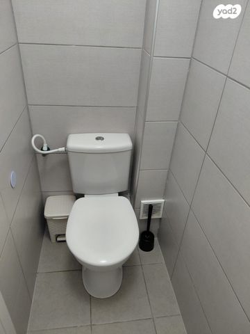 דירה, השקד, רכסים