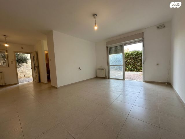 דירת גן, זית שמן 22, גבעת הזית, אפרת