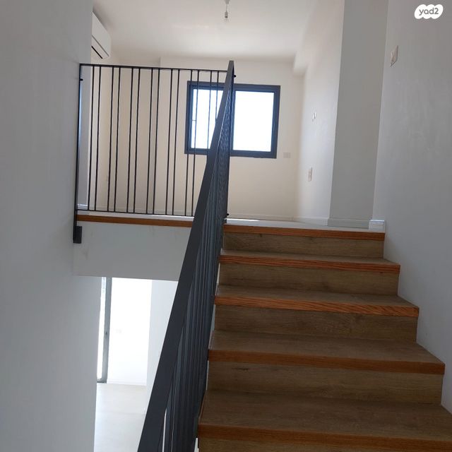 בית פרטי/ קוטג', בקוע