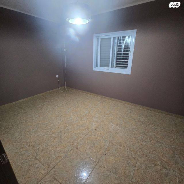 דירה, יהודה בורלא, נווה אלון, עכו