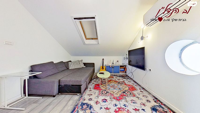 דופלקס, הפרחים, מודיעין מכבים רעות