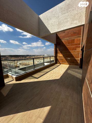 גג/ פנטהאוז, אופקים