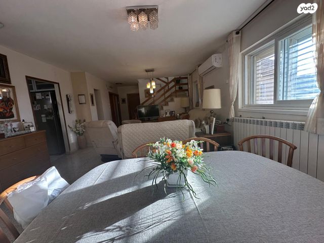 בית פרטי/ קוטג', מעלה עין צורים 4, דקל, אפרת