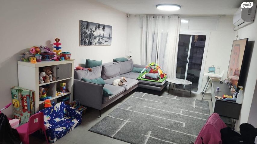 דירה, הדרור, נאות בן גוריון, יבנה