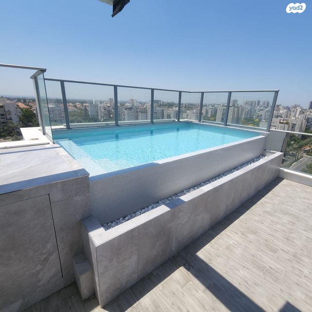 גג/ פנטהאוז