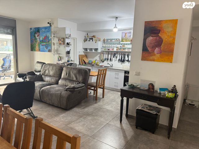 דירה, הרצליה