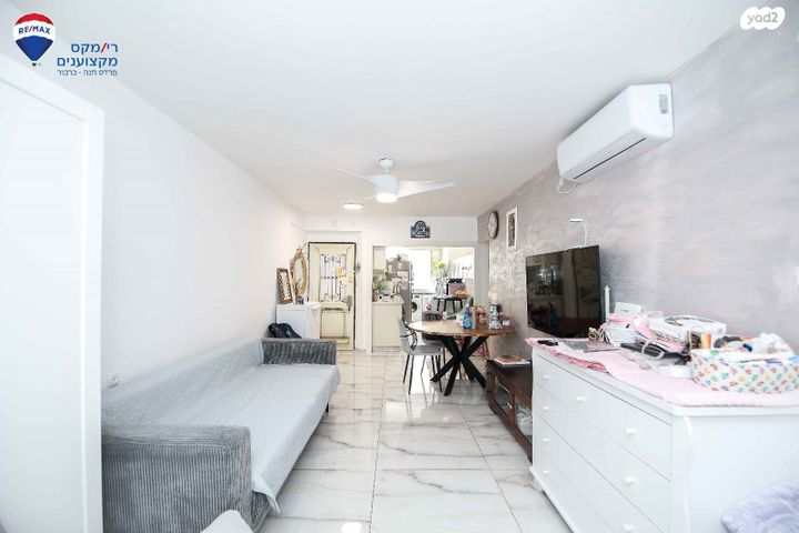 דירה, גבעת חן, בנימינה גבעת עדה