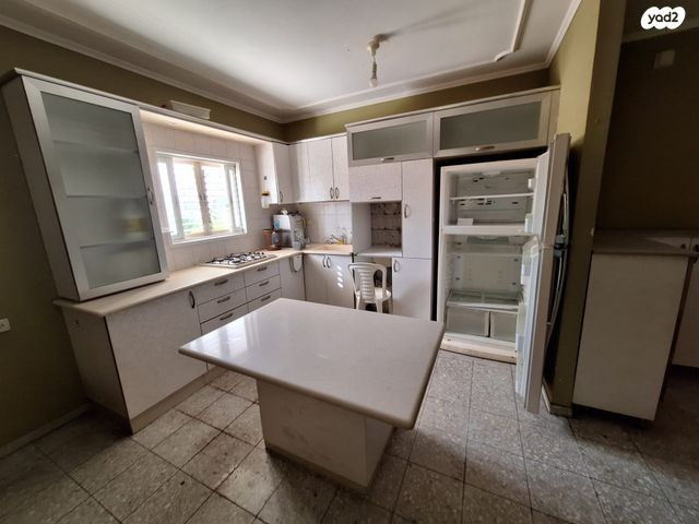 דירה, יחיאל מיכל פינס, פתח תקווה